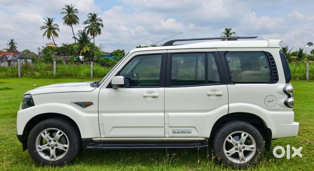 Mahindra Scorpio S10 8 Seater, 2015, Diesel