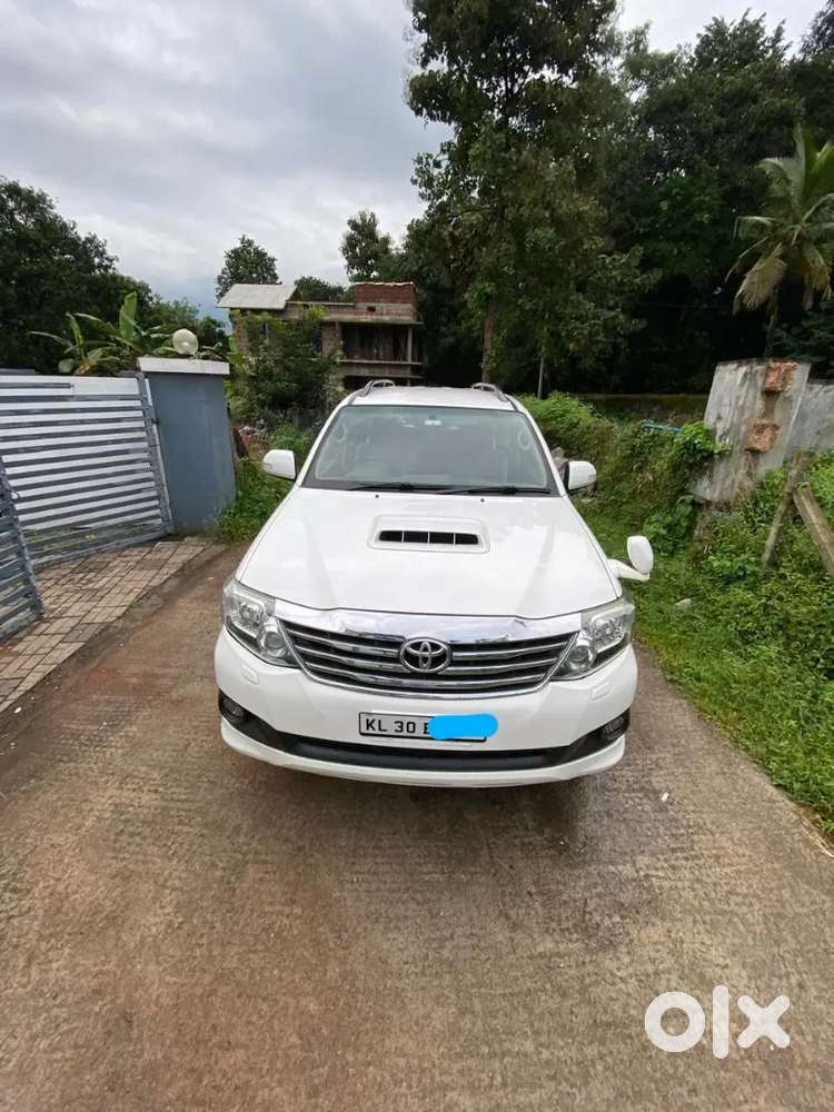 Toyota Fortuner 2012 4x2 Automatic