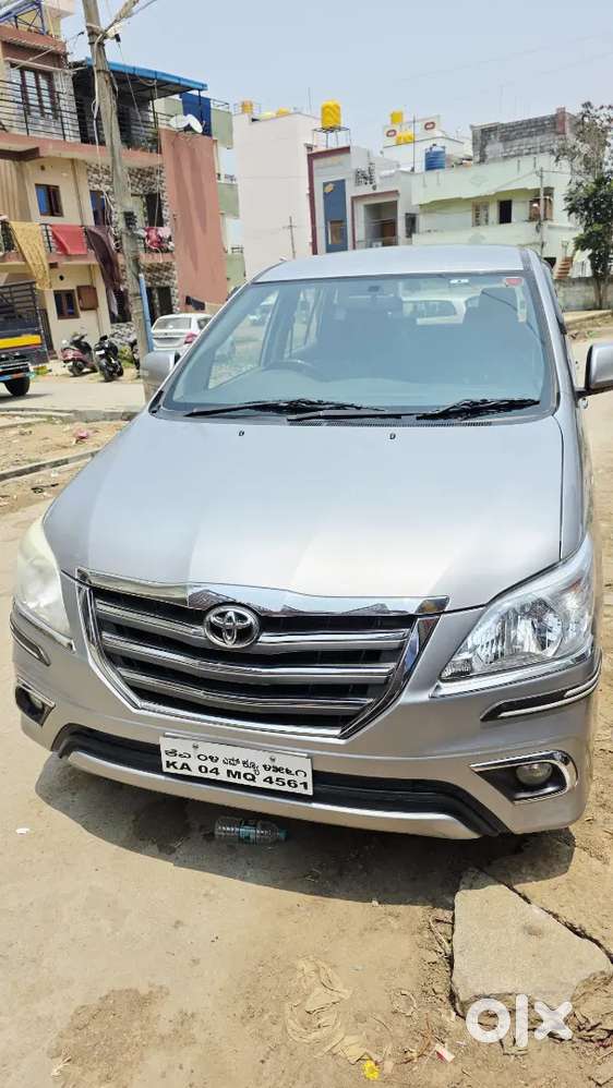 Toyota Innova 2015