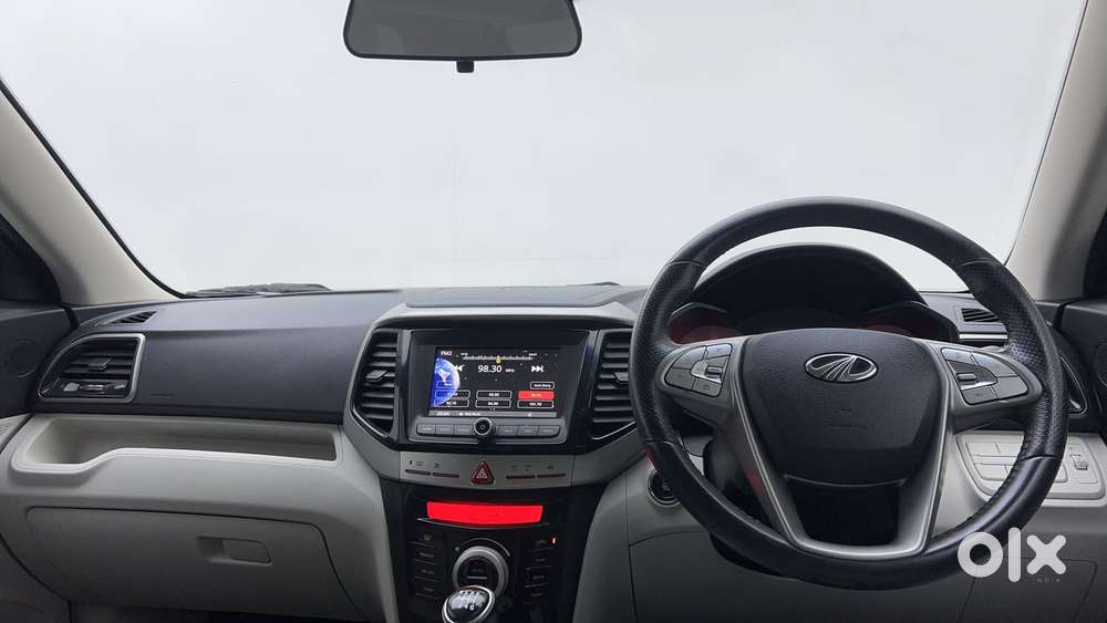 Mahindra Xuv300 W8, 2022, Petrol