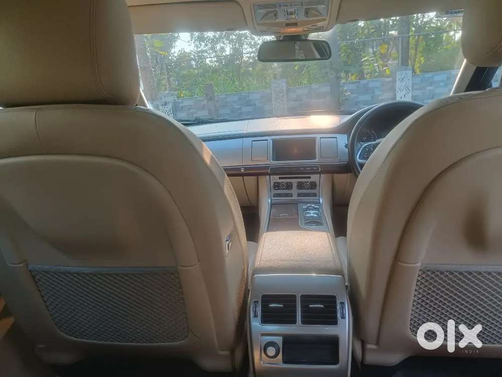 Jaguar Xf 2013 Diesel 81000 Km Driven