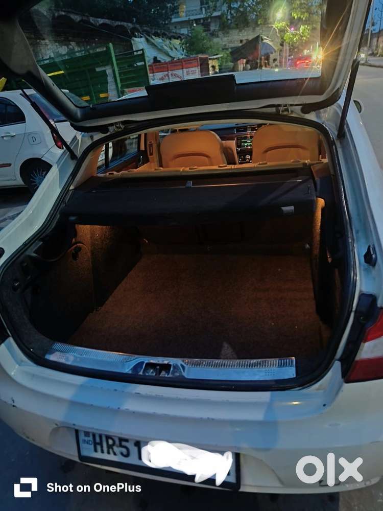 Skoda Superb Petrol 2013