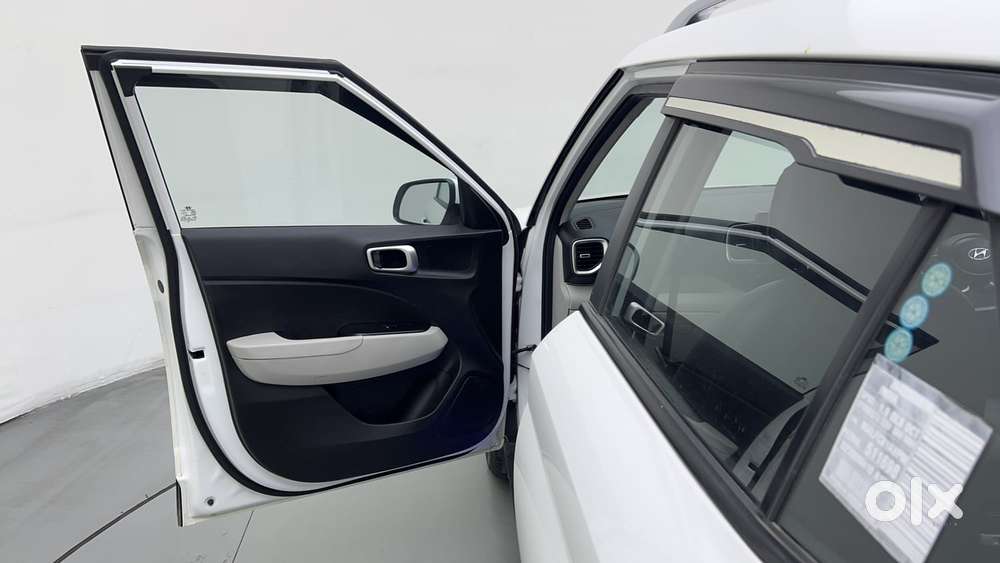 Hyundai Venue 1.0 S (o) Turbo Dct, 2023, Petrol