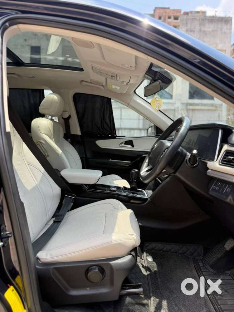 Mahindra Xuv700 2.2 Ax 7 Diesel Mt Luxury Pack Str, 2024, Diesel