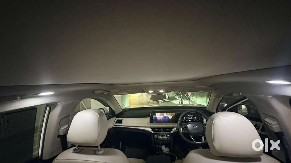 Mahindra Xuv700 2022 Diesel Well Maintained Under Warranty  Automatic