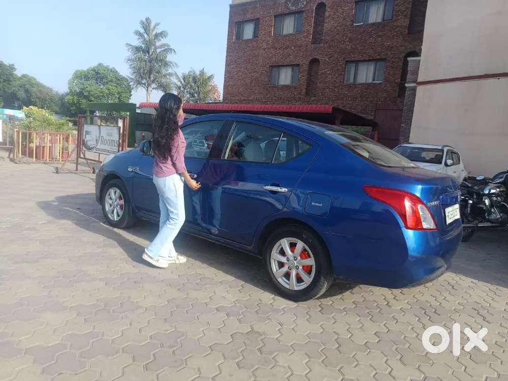 Sedan Luxury Nissan Sunny 2013 Petrol Well Maintained