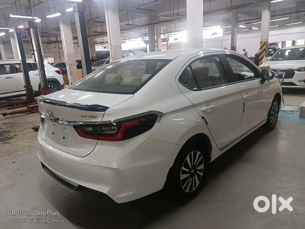 City Vx Cvt Apex Edition Brand New Just 2000 Km.