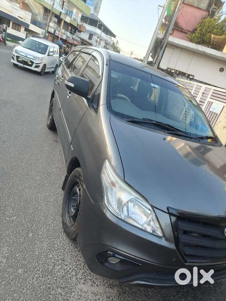 Toyota Innova 2.5,  2005