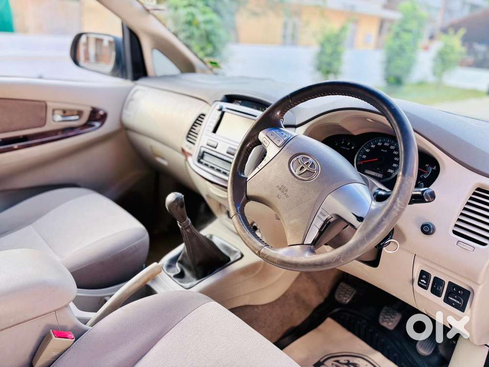 Toyota Innova 2.5 Vx 7 Str Bs-iii, 2012, Diesel