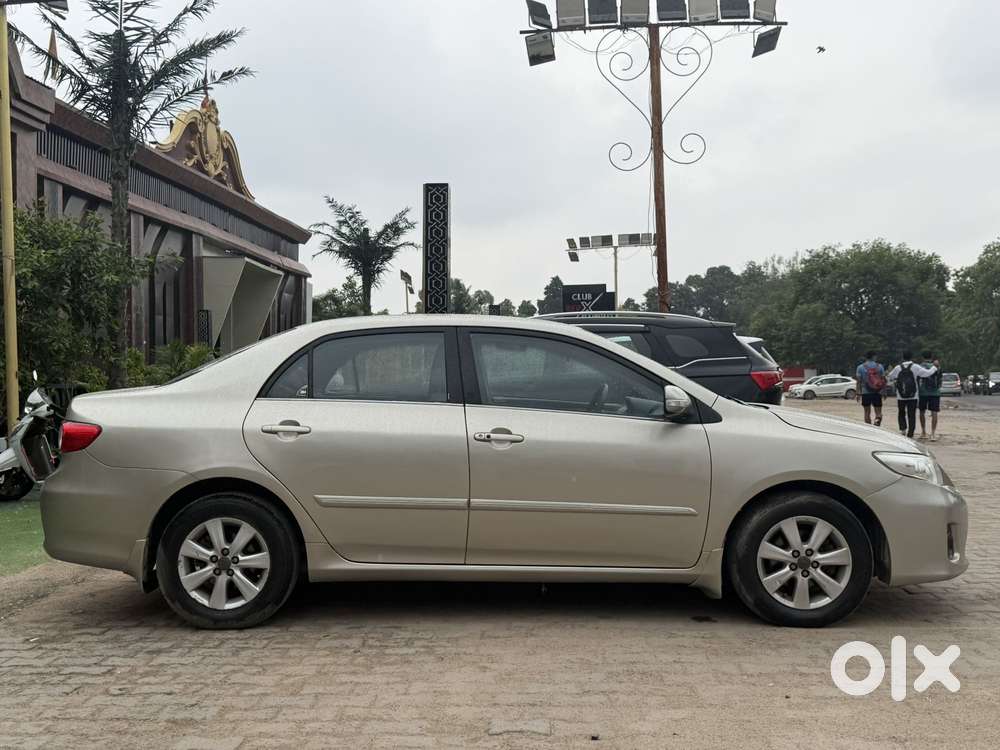 Toyota Corolla Altis, 2011, Petrol