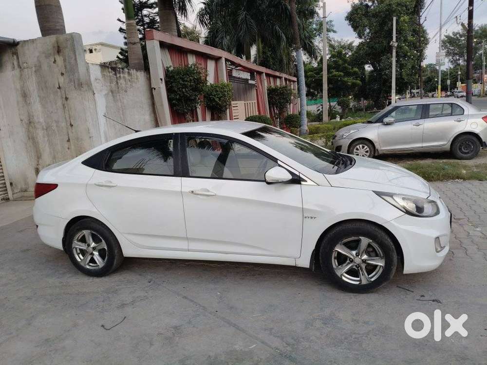 Hyundai Verna 1.6 Vtvt, 2013, Petrol