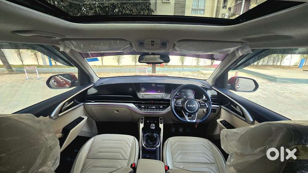 Kia Carens 1.5 Luxury Plus Turbo 7 Str, 2023, Petrol