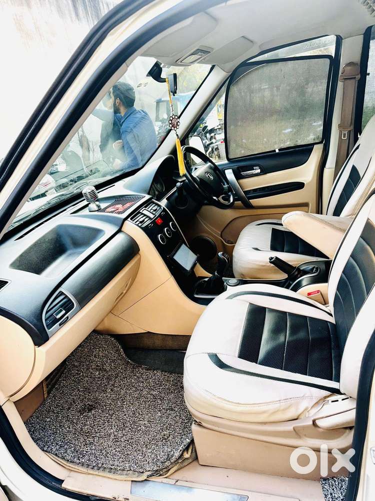 Tata Safari Storme 2012-2015 Explorer Edition, 2015, Diesel