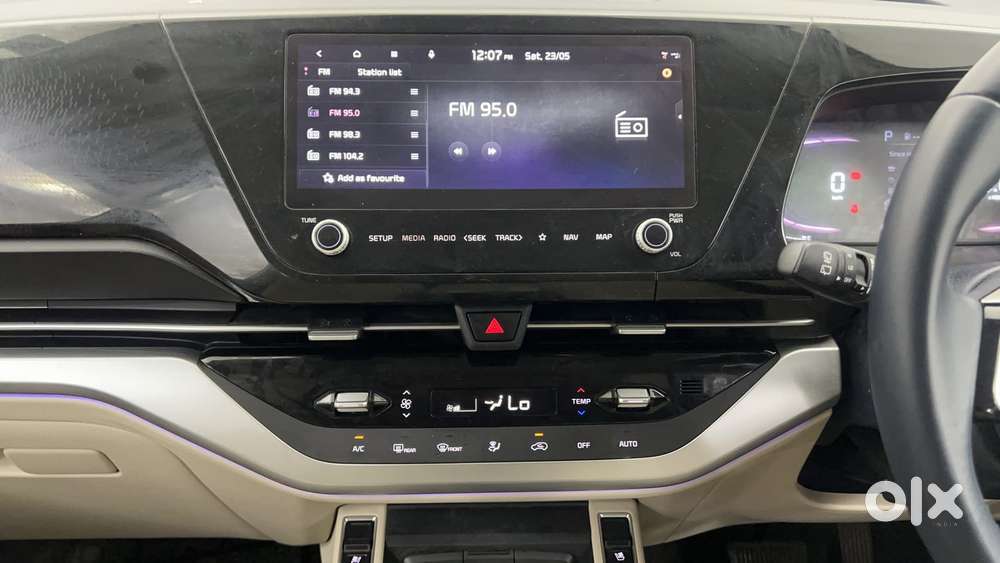 Kia Carens 1.4 Luxury Plus Dct 7 Str, 2022, Petrol