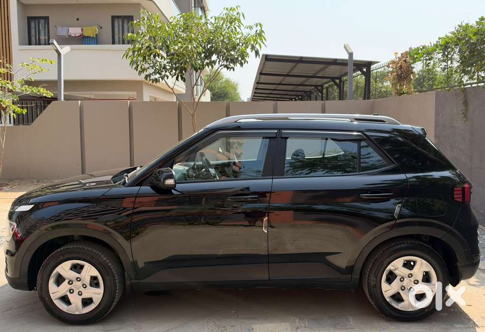 Hyundai Venue 1.2 S (o), 2022, Cng & Hybrids