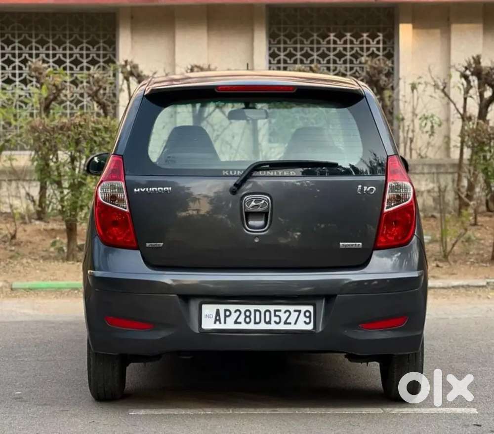 Moving Abroad I10 Sportz Automatic 1.2kappa2 Vtvt Single Showroomtrack