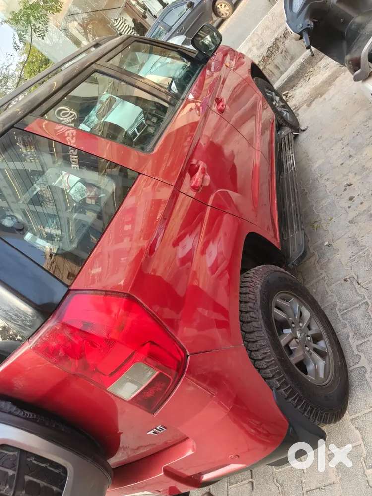 Mahindra Tuv 300 2017 Diesel 80000 Km Driven