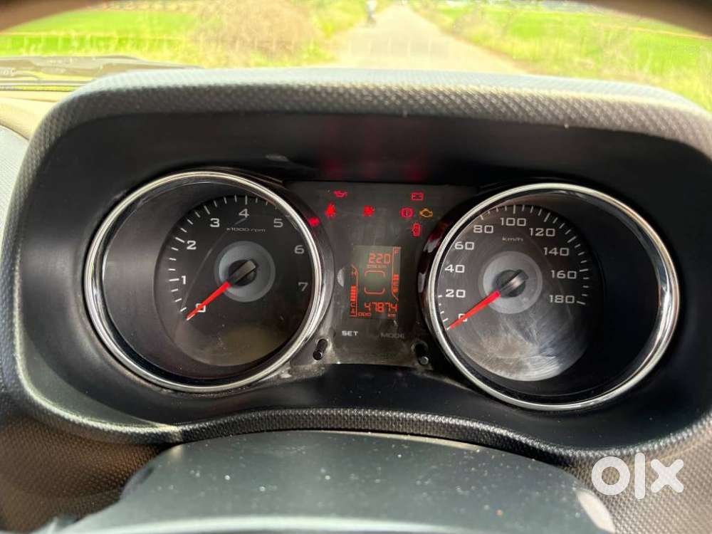 Mahindra Tuv 300 T10, 2018, Diesel