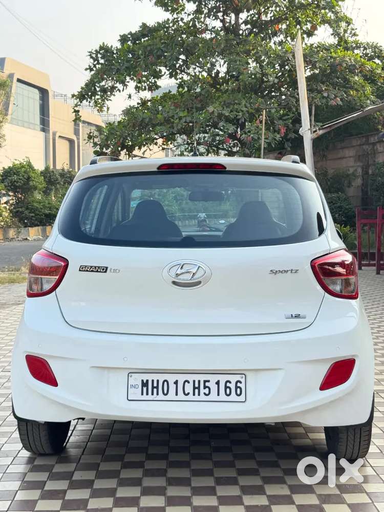 Hyundai I10 Sportz 2016 Petrol First Owner