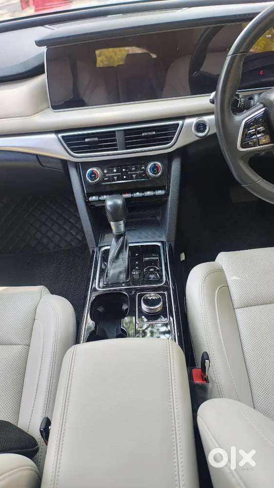 Mahindra Xuv700 2022 Diesel Well Maintained