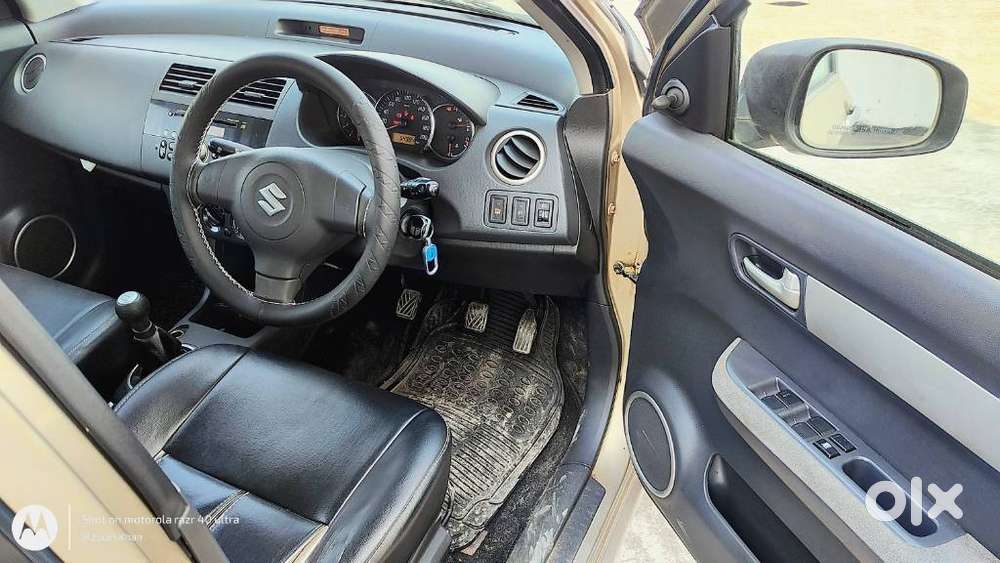 Maruti Suzuki Swift Dzire Vxi, 2011, Petrol