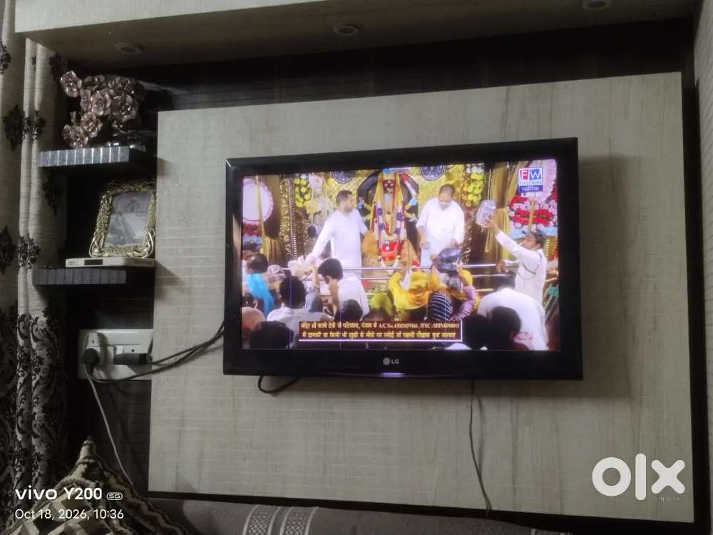 LED TV sale 32 In.