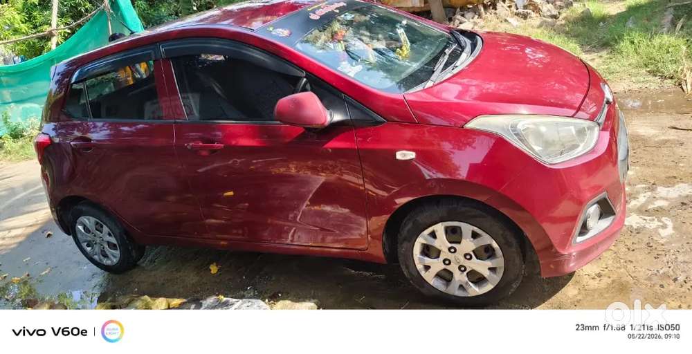 Hyundai Grand I10 2015 Diesel 80000 Km Driven