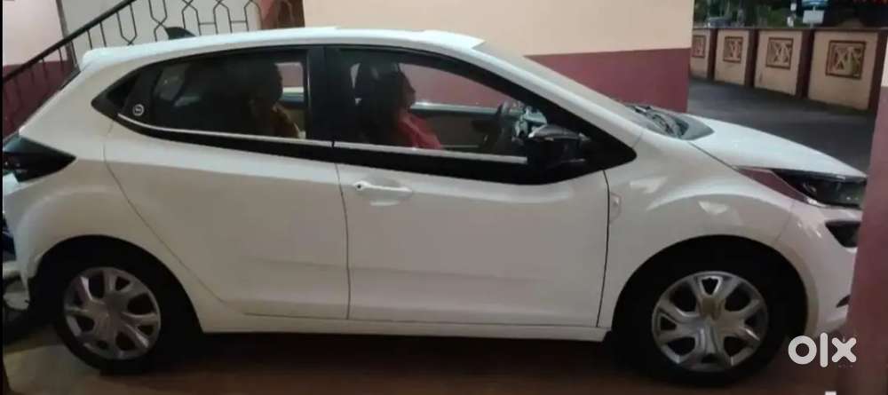 Tata Altroz 2023 Petrol 15000 Km Driven
