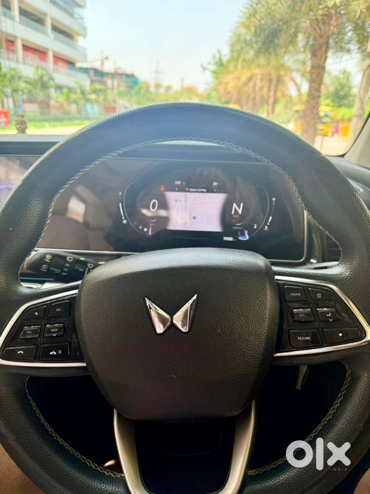 Mahindra Xuv700 Ax5 Mt Diesel (7 Seater)