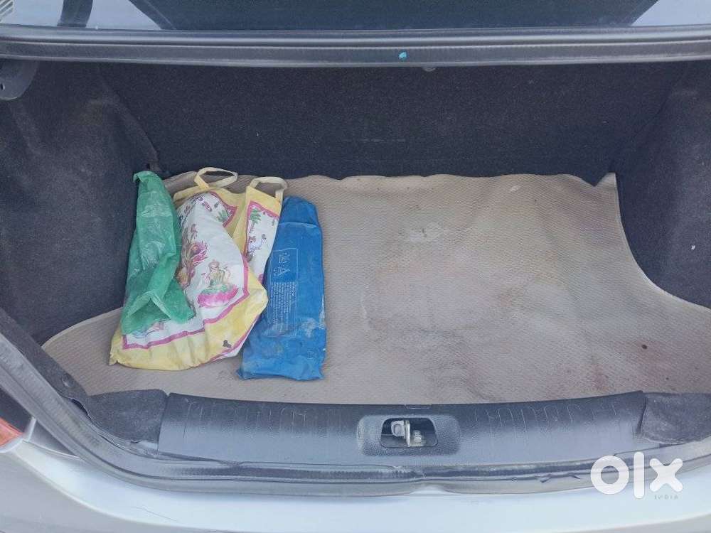 Maruti Suzuki Swift Dzire 1.2 Vxi Bsiv, 2014, Petrol