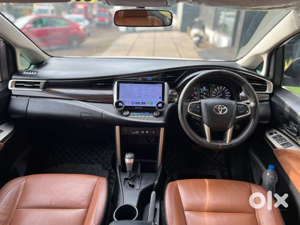 Toyota Innova Crysta 2.8 Z, 2017