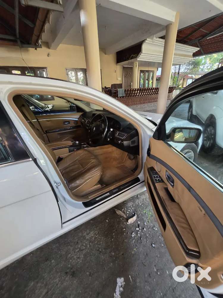 Bmw 7 Series Sedan 2007 Waiting