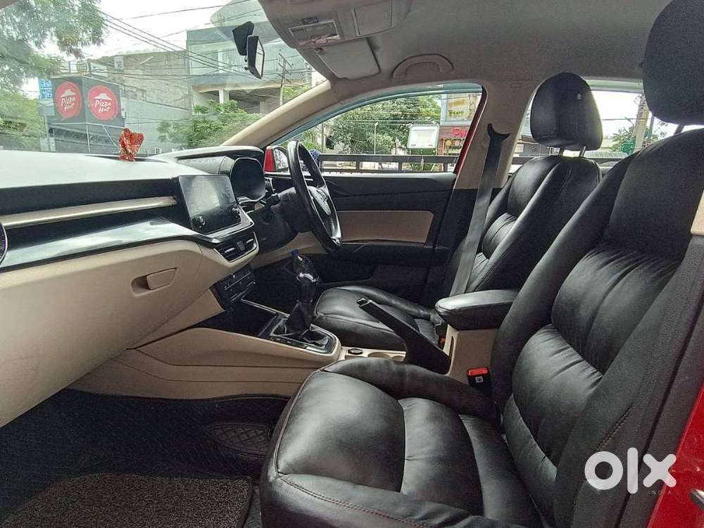 Skoda Slavia Anniversary Edition 1.5l Tsi Mt, 2023, Petrol