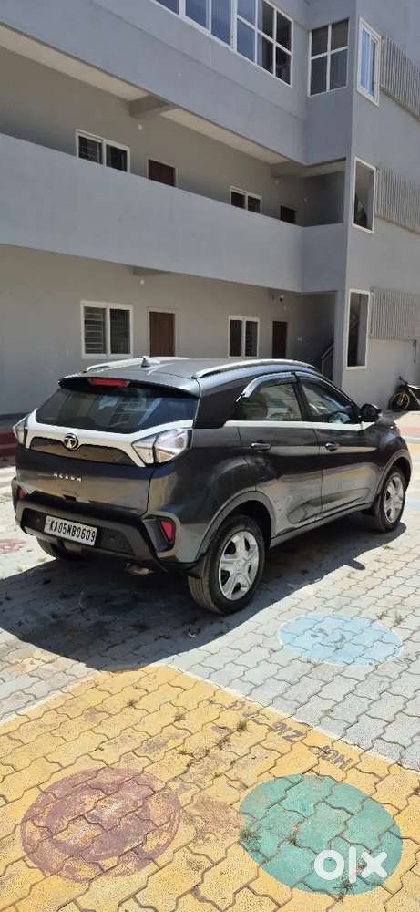 Tata Nexon Xm(s) Sunroof Oct 2020 Petrol Manual