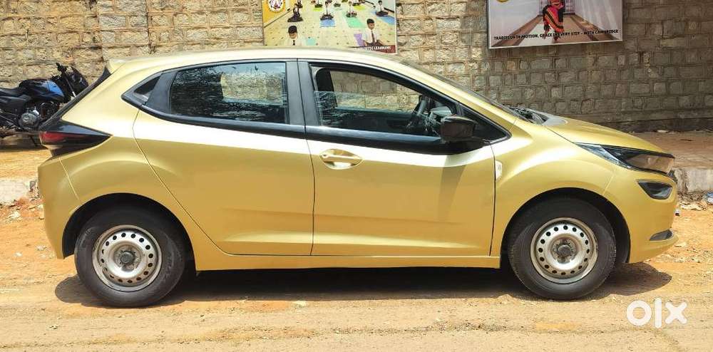 Tata Altroz 1.2 Xe, 2020, Petrol