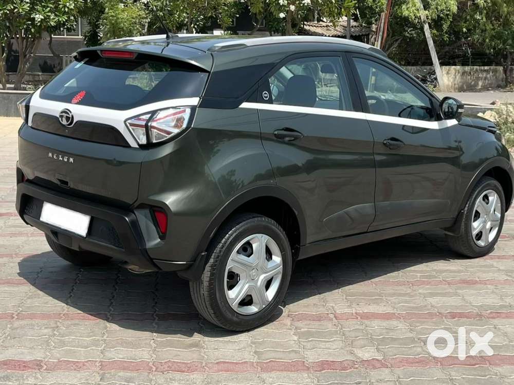 Tata Nexon 1.2 Revotron Xma Amt, 2023, Petrol
