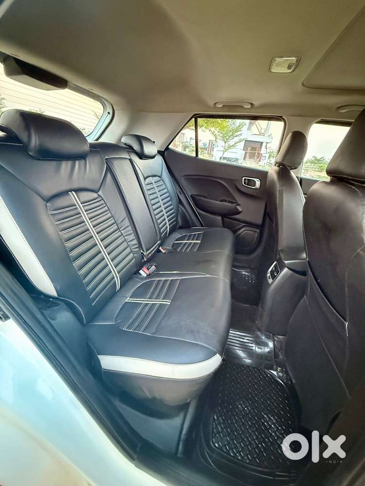 Hyundai Venue Diesel Very Used Sunroof Vehicle