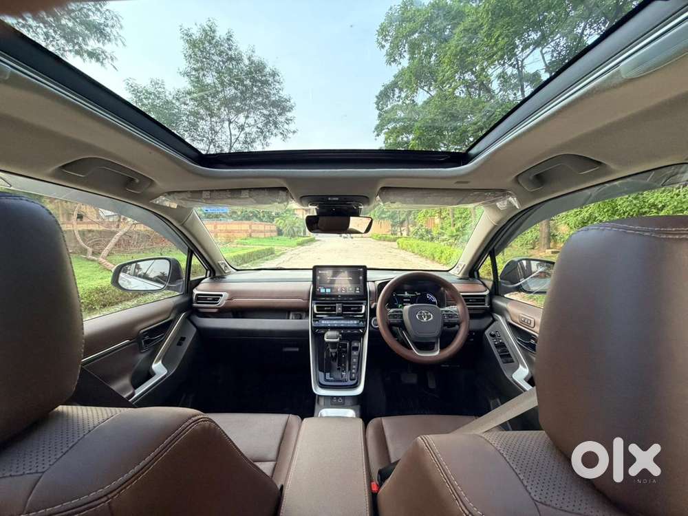 Toyota Innova Hycross 2.0 Zx (o) Hybrid 7 Str, 2025, Petrol