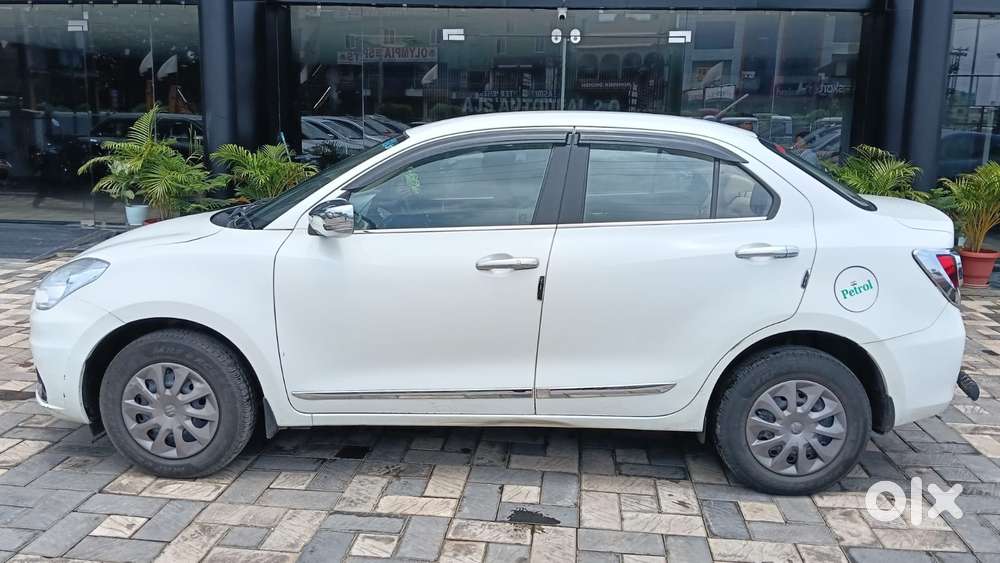 Maruti Suzuki Dzire 1.2 Vxi, 2022, Petrol