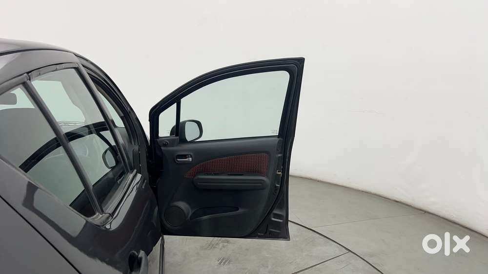 Maruti Suzuki Ritz Vxi, 2013, Petrol