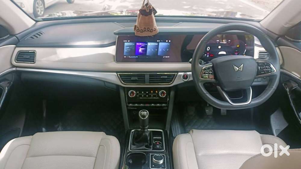 Mahindra Xuv700 2.2 Ax 7 Diesel Mt Luxury Pack Str, 2024, Diesel