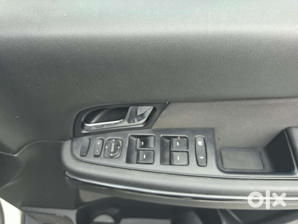 Tata Hexa 2.2 Xe 4x2 7 Str, 2017, Diesel