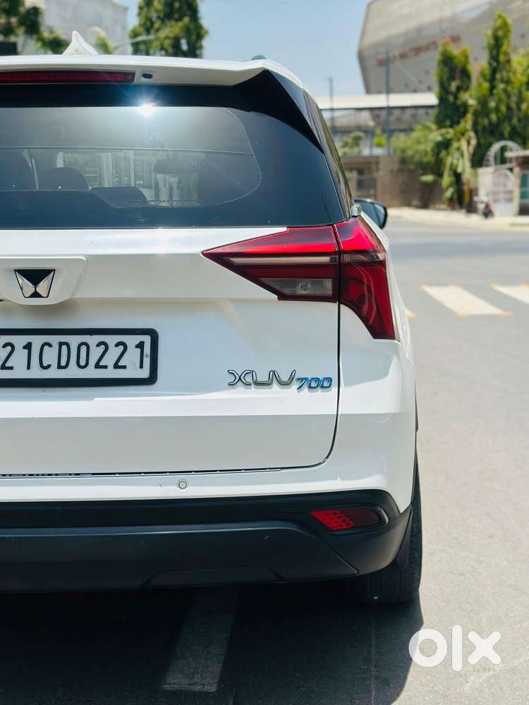 Mahindra Xuv700 2.0 Mx Petrol Mt 5 Str, 2022, Petrol