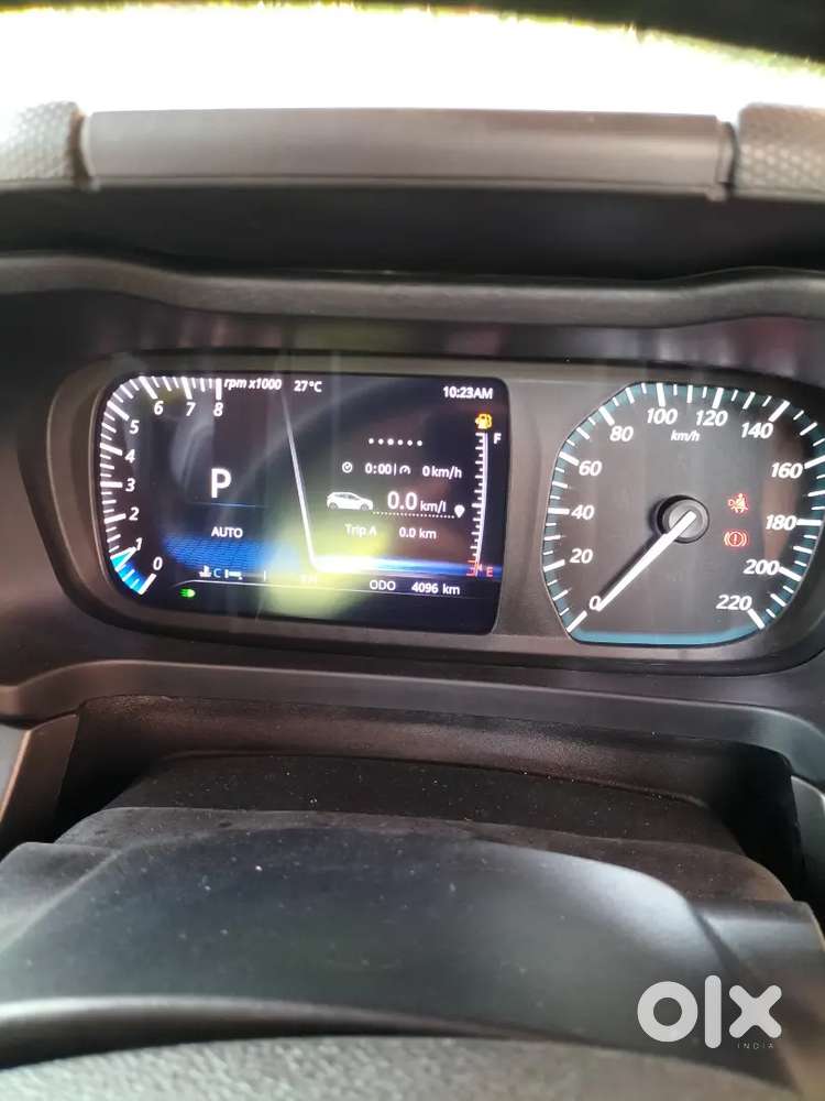 Tata Altroz 2023 Petrol 4060 Km Driven