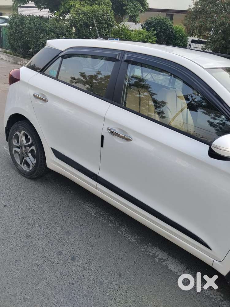 Hyundai I20 Asta 1.2 Mt Dual Tone, 2018, Petrol