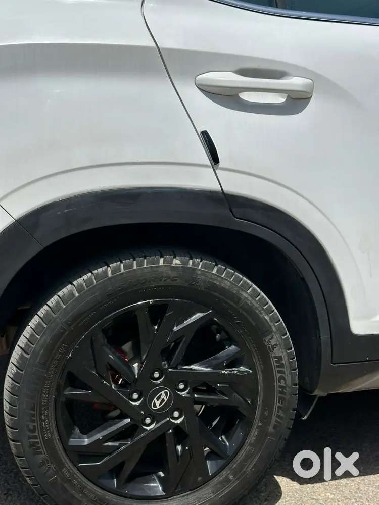 (s) Option White Color All Good Doctor Driven Car