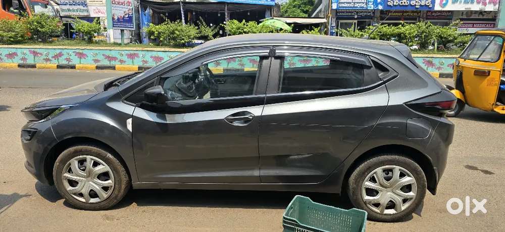 Tata Altroz 1.2 Xm 2025