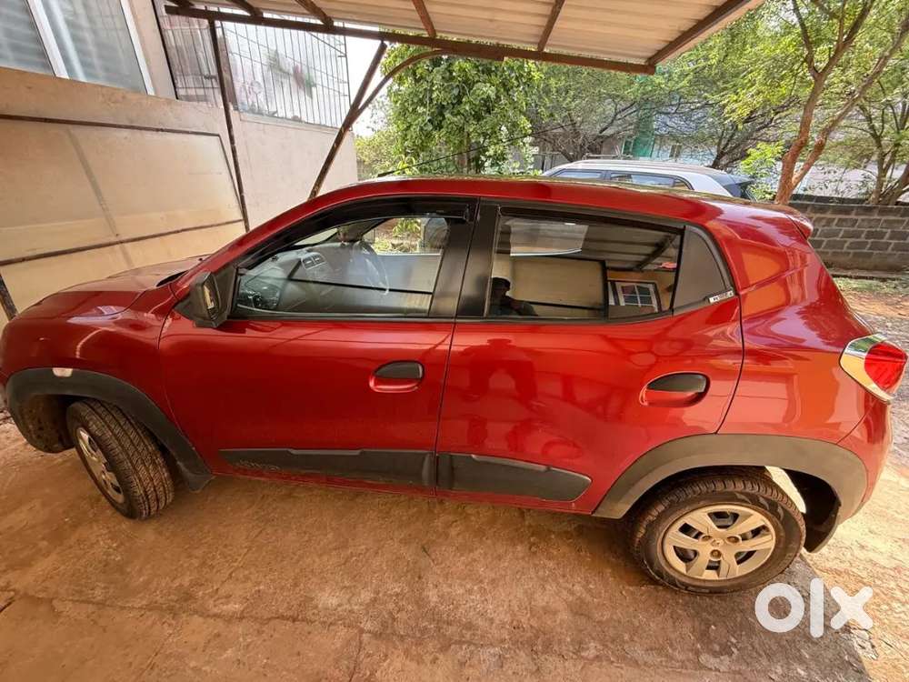 Renault Kwid: Well Maintained, 5 Seater Hatchback