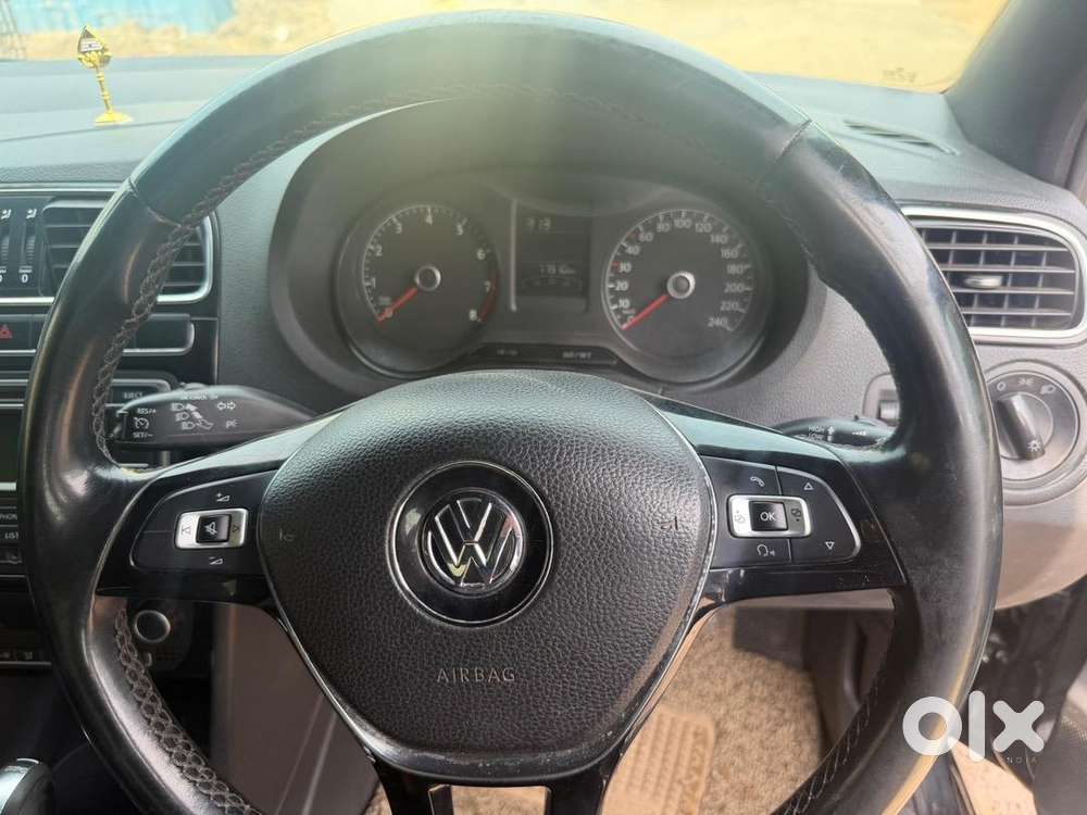 Volkswagen Polo 2015 Petrol 77000 Km Driven