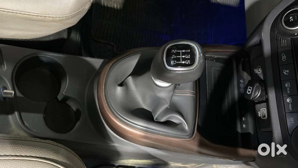 Hyundai Aura Sx (o) Manual, 2023, Petrol